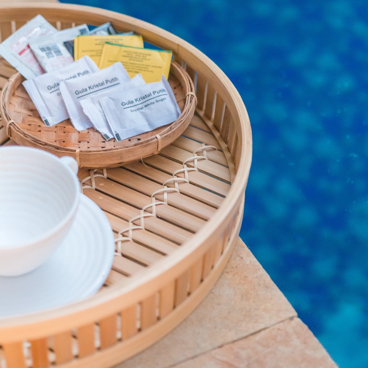 Bambus Serviertablett rund Ø 40 cm SENAYAN – handgefertigtes Dekotablett – nachhaltiges Tablett aus Bambus