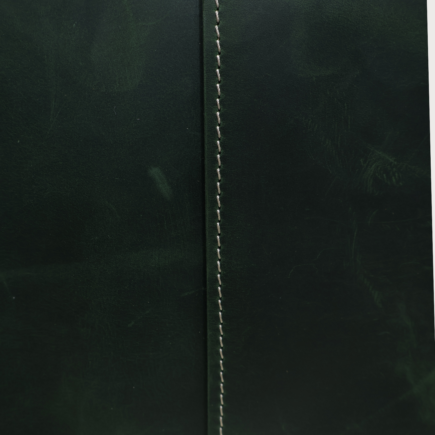 PAWEAREA™ HERITAGE Leather Dog Bed