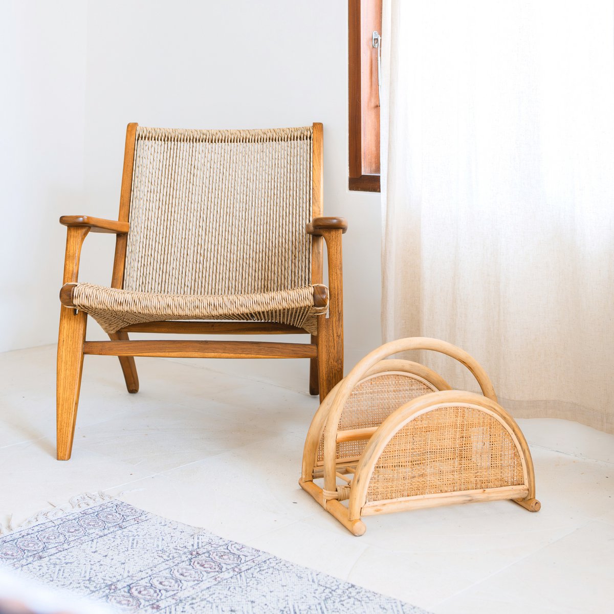 Revistero de Ratán – Soporte para Periódicos Boho Hecho a Mano