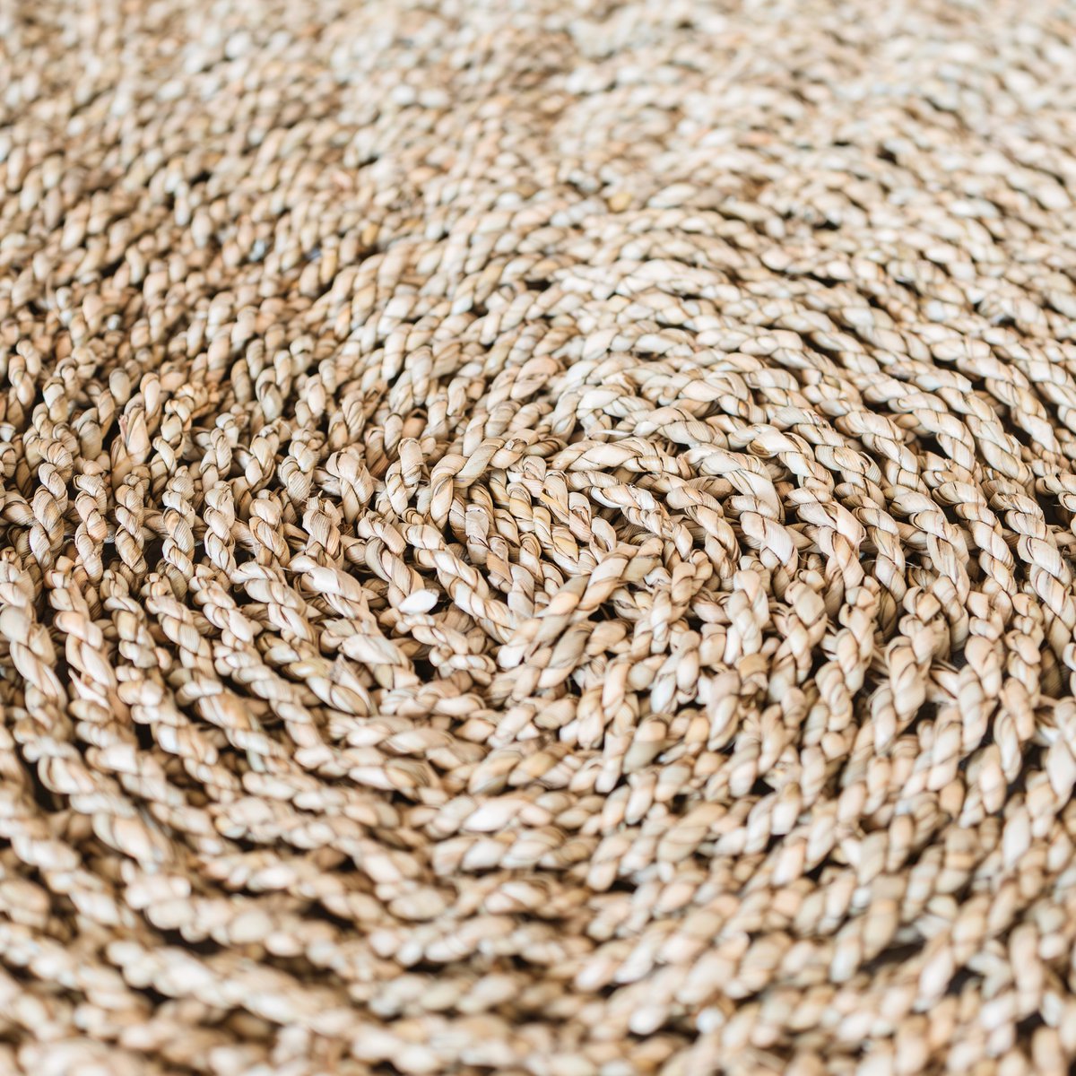 Alfombra Redonda de Hierba Marina – Tejida a Mano Estilo Boho Natural (2 Tamaños, 100/120 cm)