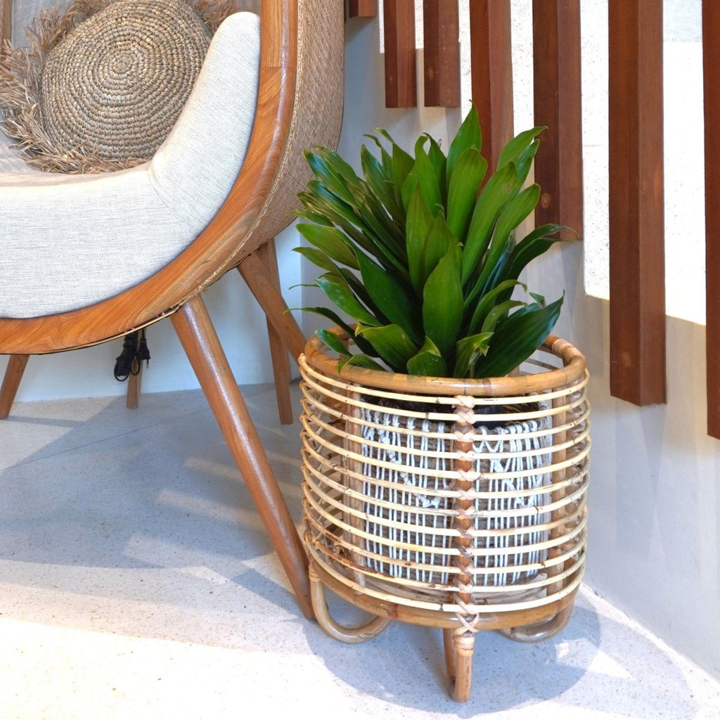 Rattan-Pflanzenständer MALANG Beige – Boho Blumenständer, Pflanzgefäß aus Natur-Rattan, Ø 31 cm