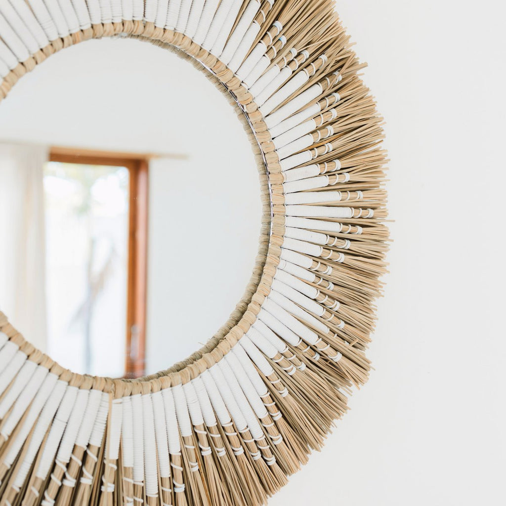 Espejo de pared redondo de hierba marina - Espejo colgante boho - Espejo de pared con flecos y patrón de algodón blanco (Ø 60 cm) RANDU