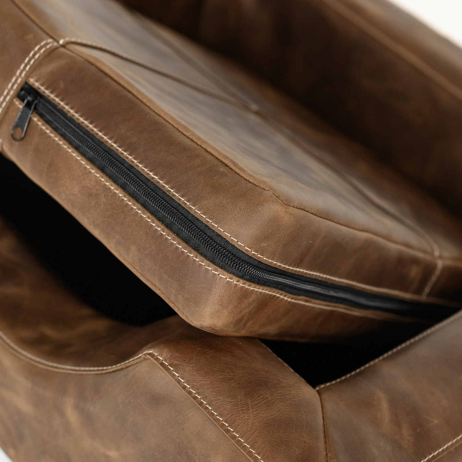 PAWEAREA™ HERITAGE Leather Dog Bed