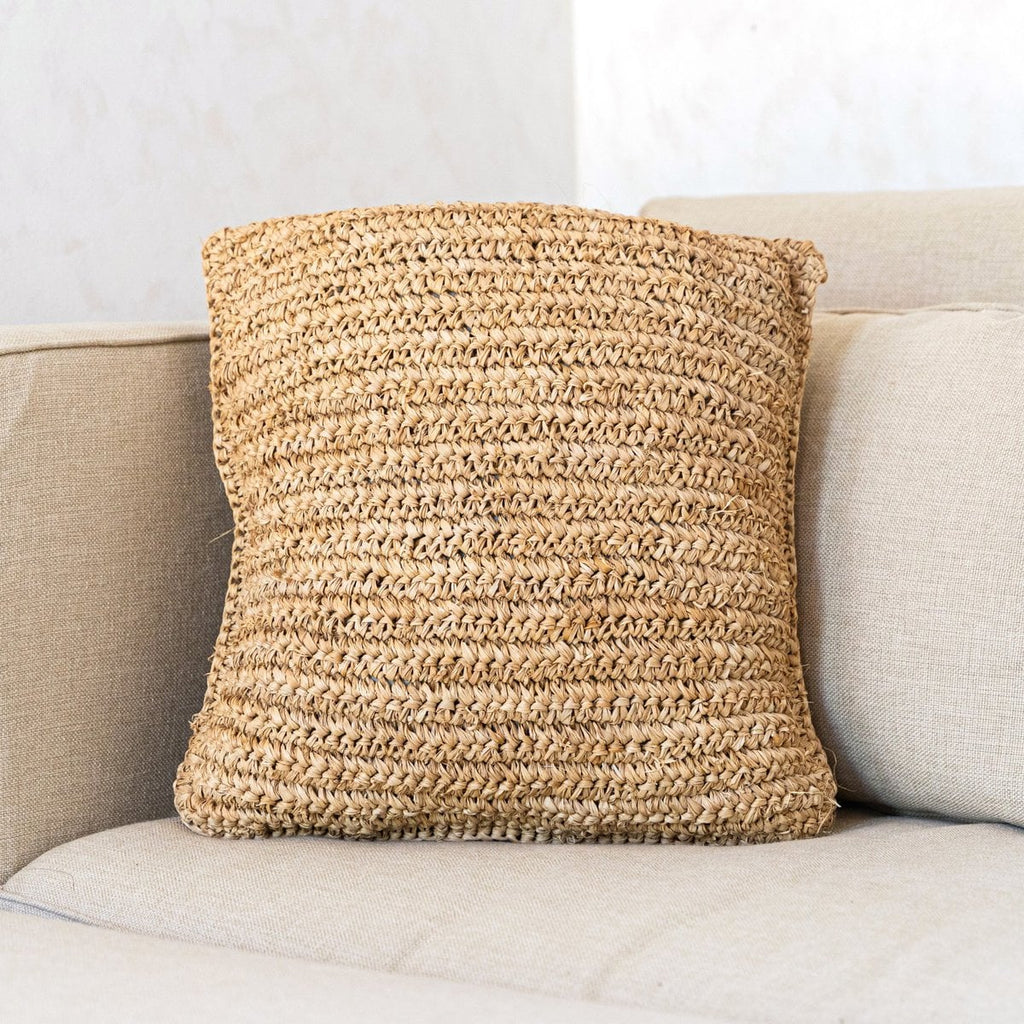 Boho Kissen aus Raffia 40x40 cm – Handgewebtes Dekokissen in Natur Beige für Sofa und Bett
