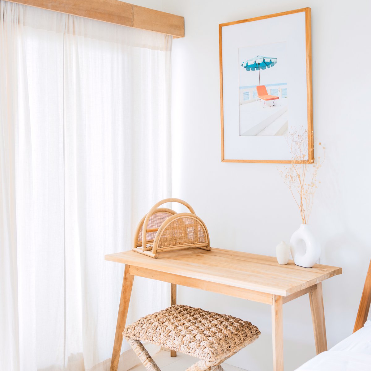Revistero de Ratán – Soporte para Periódicos Boho Hecho a Mano