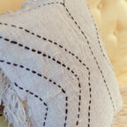 FLORES Premium Kissenbezug aus Baumwolle – Handgefertigtes Zierkissen 40x40 / 50x50