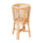 Rattan-Pflanzenständer AKARA rund | Boho Blumenständer | Pflanzkorb mit Füßen | handgefertigt aus Natur-Rattan