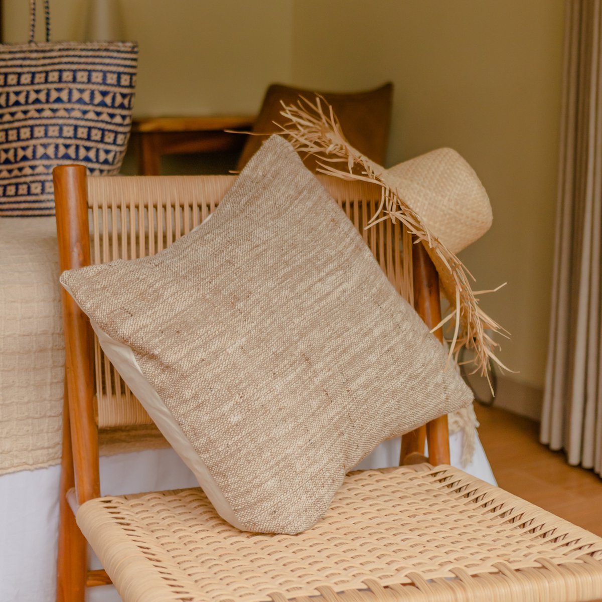 HIMMEL Premium Kissenbezug aus Baumwolle – Handgefertigtes Designer Kissen