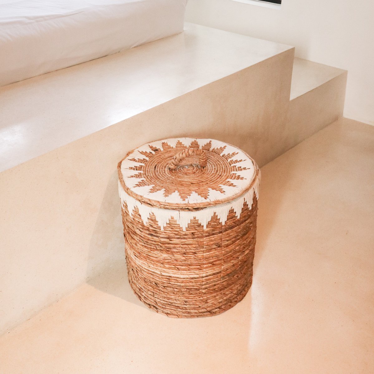 Cesto Grande para Ropa Sucia de Fibra de Plátano con Tapa – Cesta Decorativa Tejida a Mano con Macramé de Algodón (2 Tamaños)